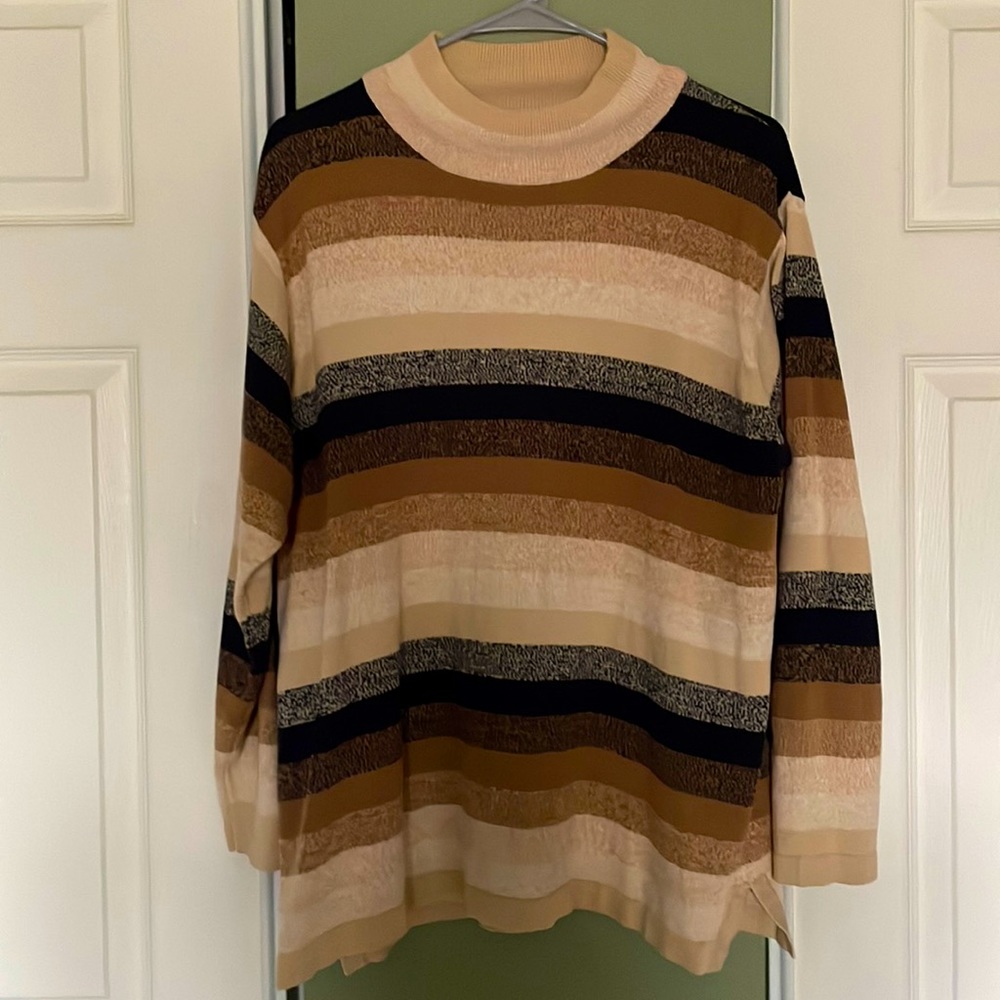 Women’s Dress Barn Sweater, Size 14/16, Excellent Condition!